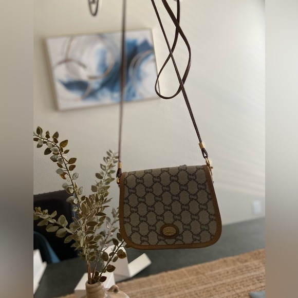 Authentic Gucci Vintage Crossbody Bag - Picture 3 of 14
